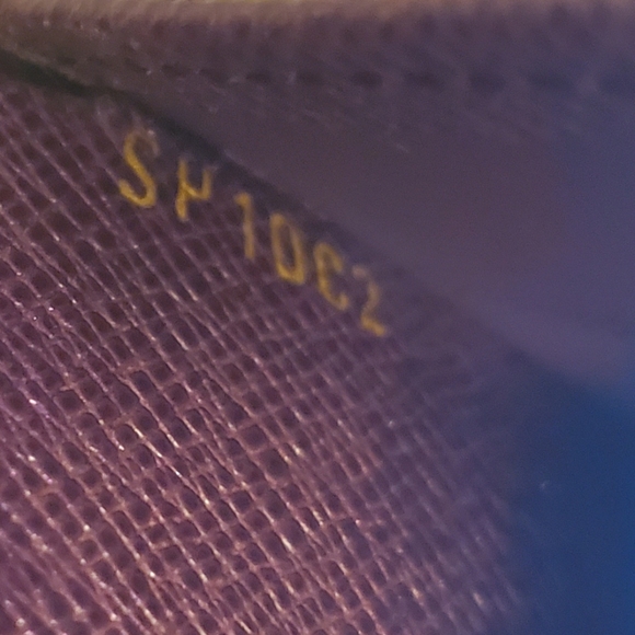 Louis Vuitton Epi Wallet - Picture 3 of 16